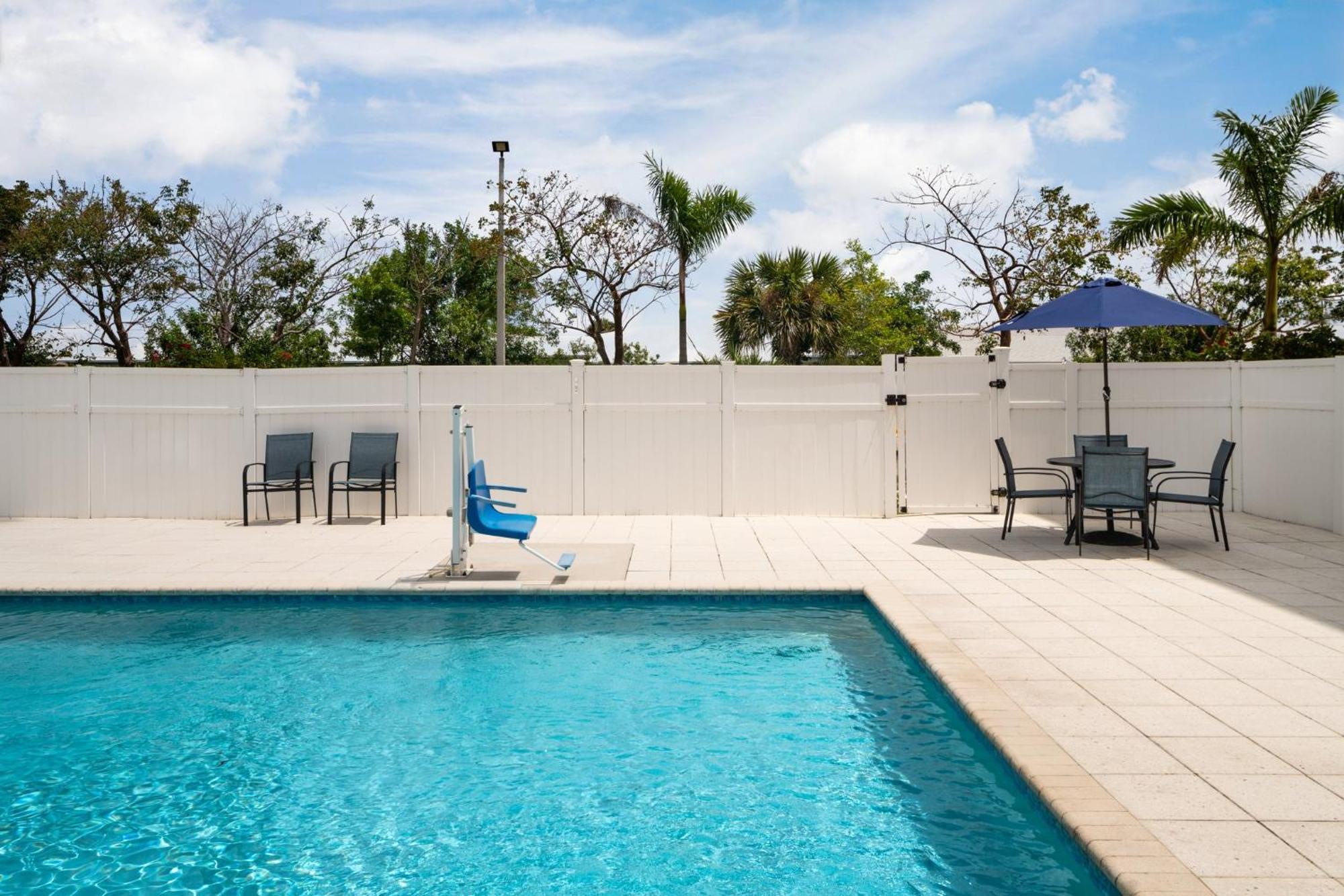 Holiday Inn Express & Suites Boynton Beach West By Ihg Exteriér fotografie